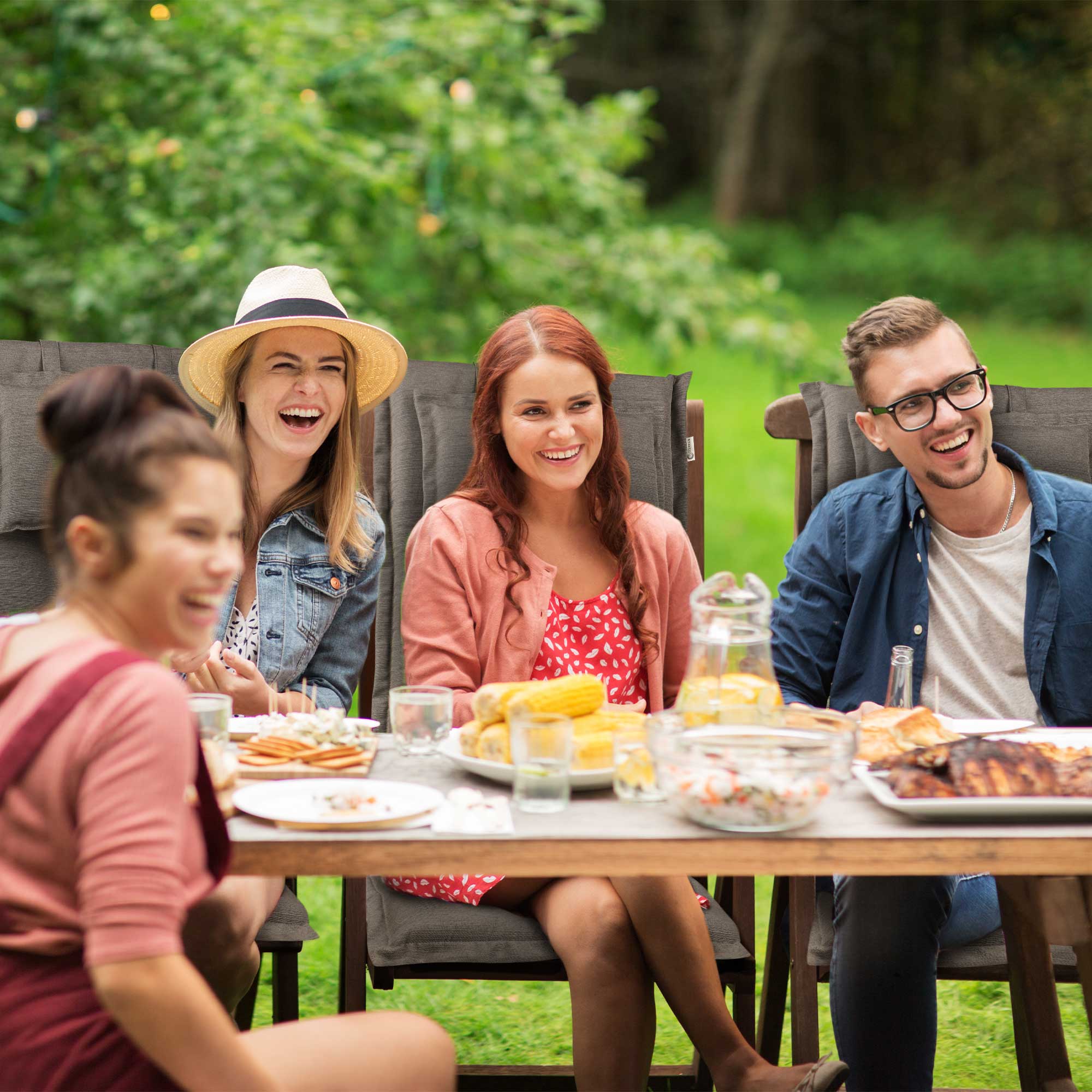 Beautissu Hochlehner Stuhlauflage mit Kopfpolster 120x50x7 cm  – Garte